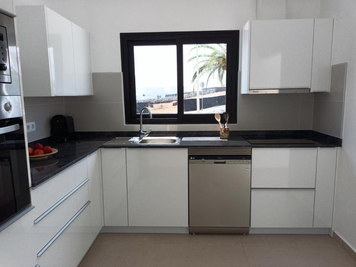 Apartamentos Falcon Tinajo Exteriér fotografie
