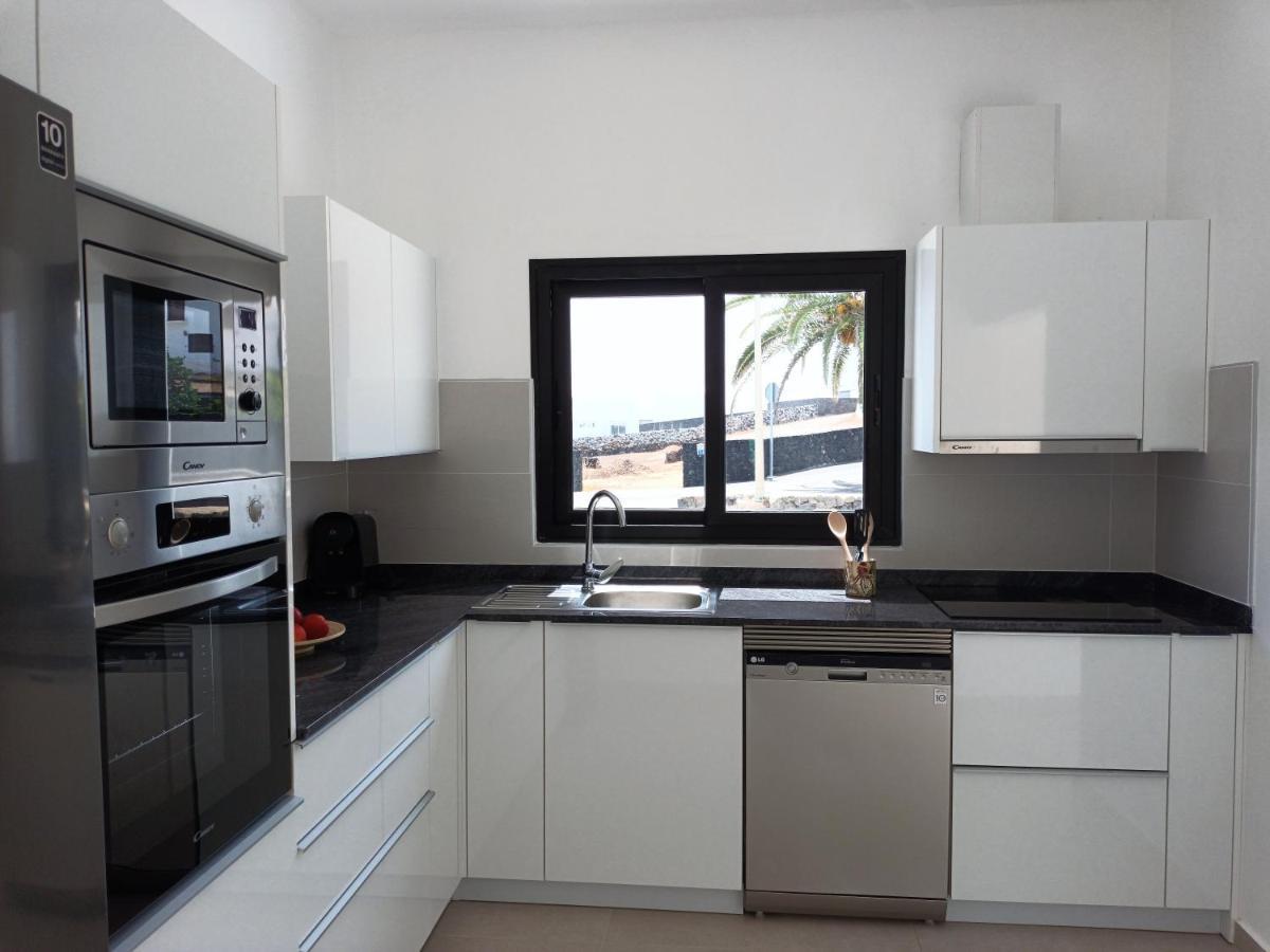 Apartamentos Falcon Tinajo Exteriér fotografie