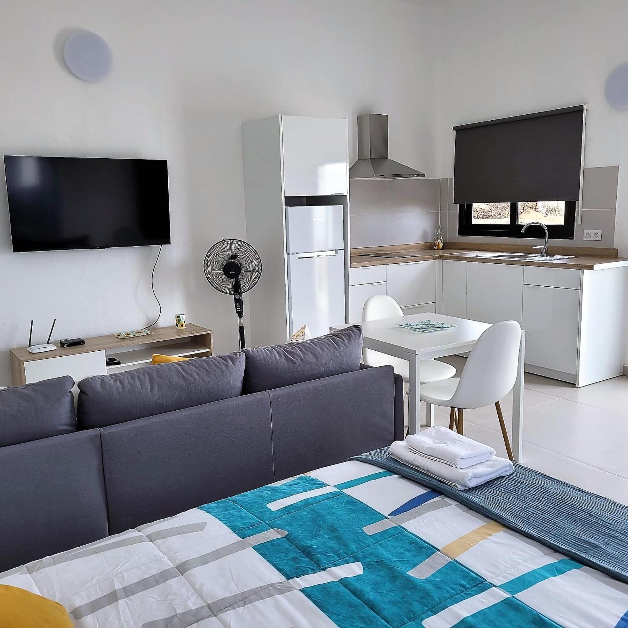 Apartamentos Falcon Tinajo Exteriér fotografie